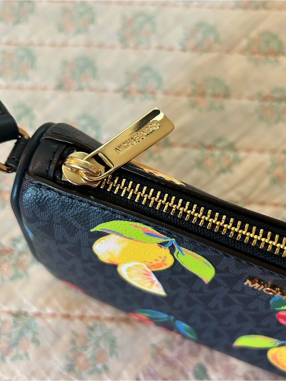 MICHAEL KORS Jet Set Fruit Print MK Logo Medium Pouchette In ADMIRAL BLUE NWT - Picture 3 of 13